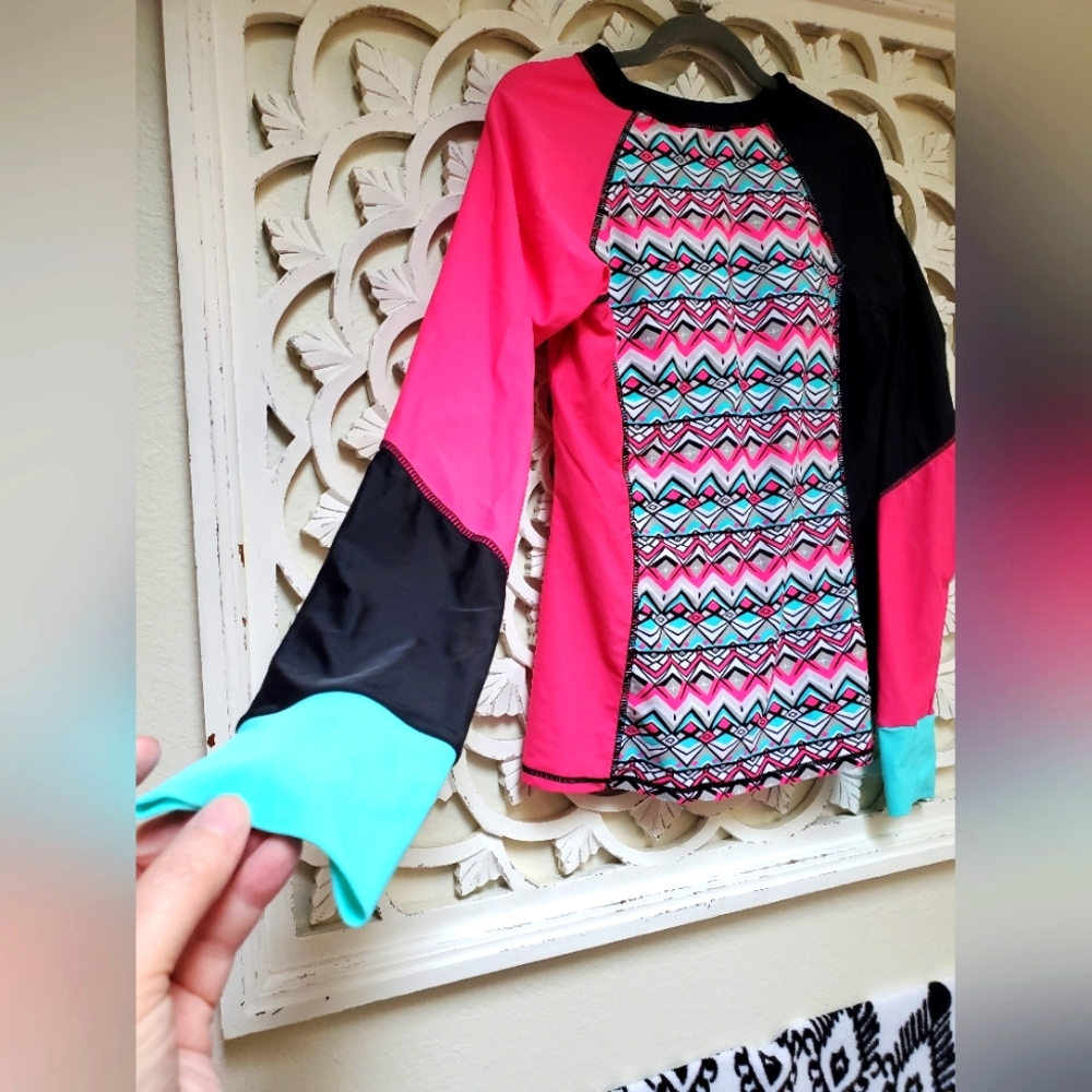 Asymmetrical Tribal Print Long Sleeve Swimsuit Rash Guard Padded XL Wome…